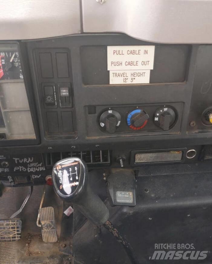 International 4700 Общински/универсални превозни средства
