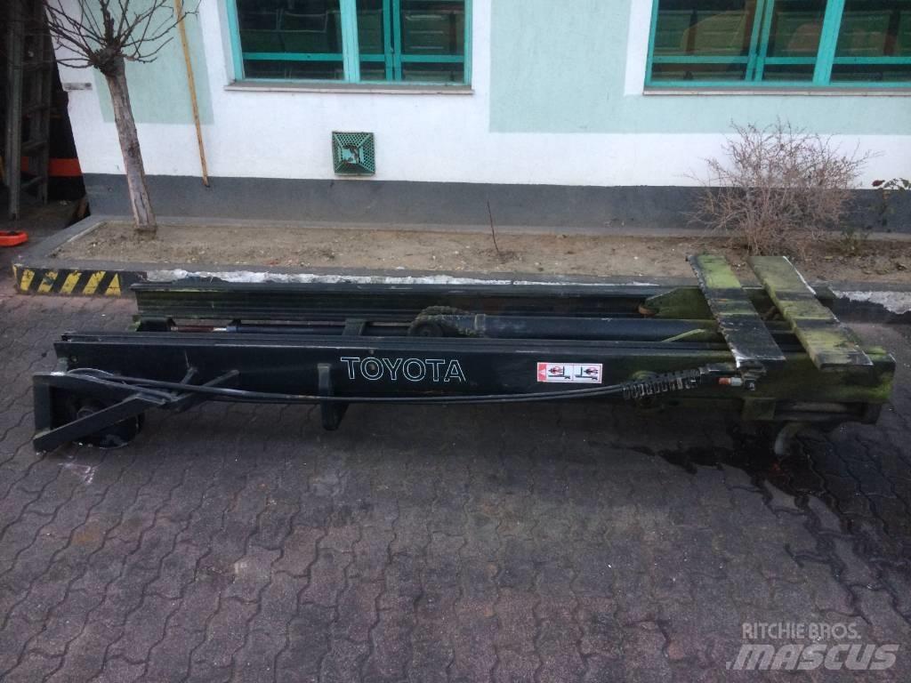 Toyota 6FD25 M-0240 Мачти