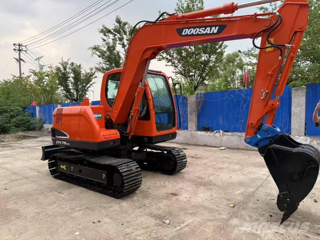 Doosan DX 75 Верижен екскаватор