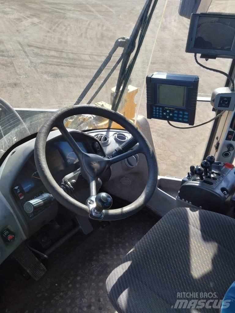 Volvo L 220 F Колесни товарачи