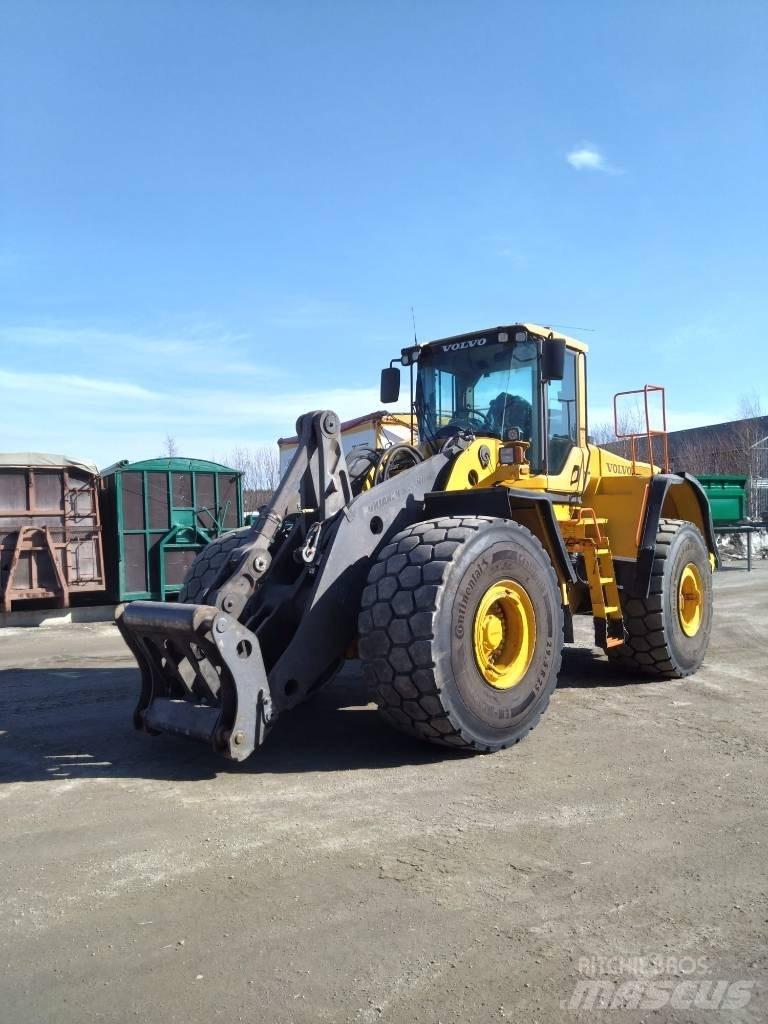 Volvo L 220 F Колесни товарачи