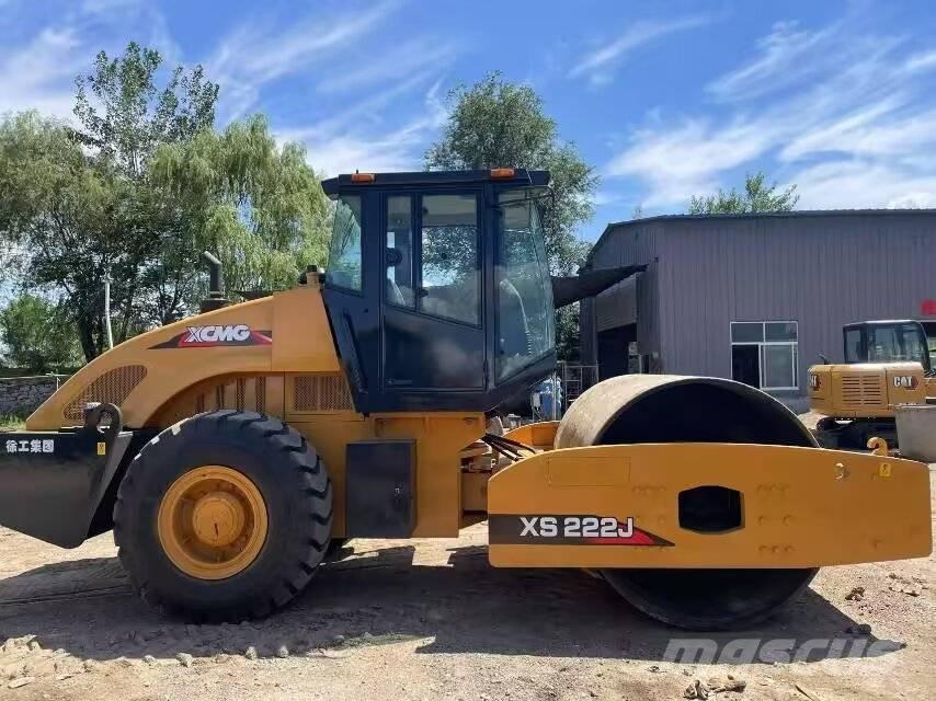 XCMG XS 223J Еднобарабанни ролки
