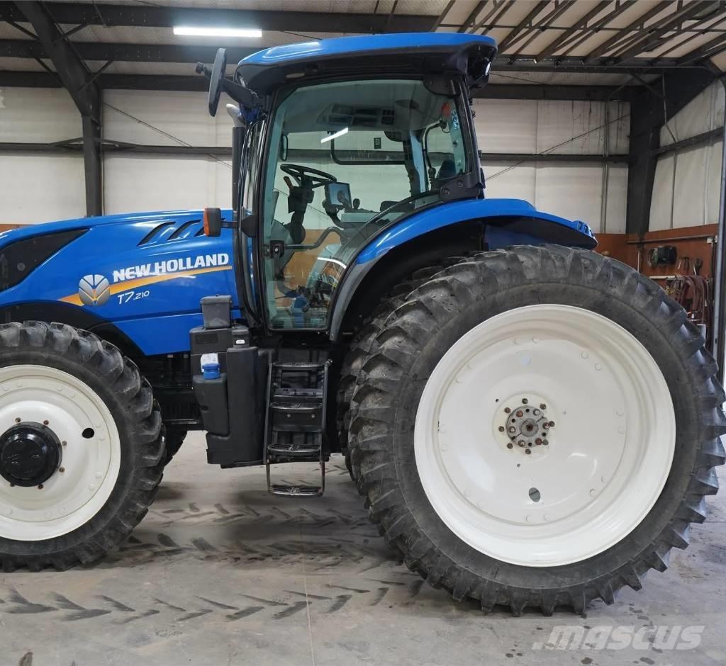 New Holland T 7.210 Трактори