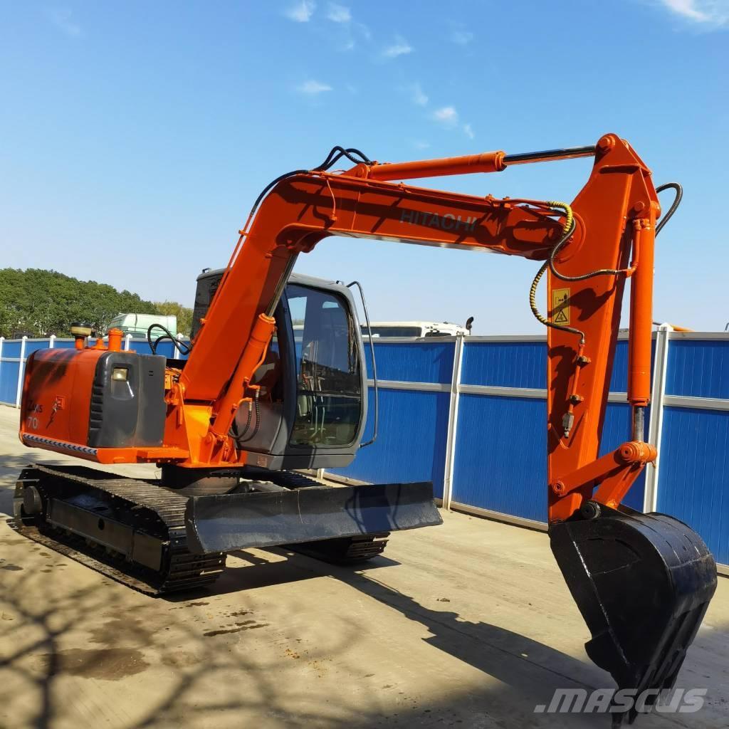 Hitachi ZX70 Средни екскаватори 7т - 12т