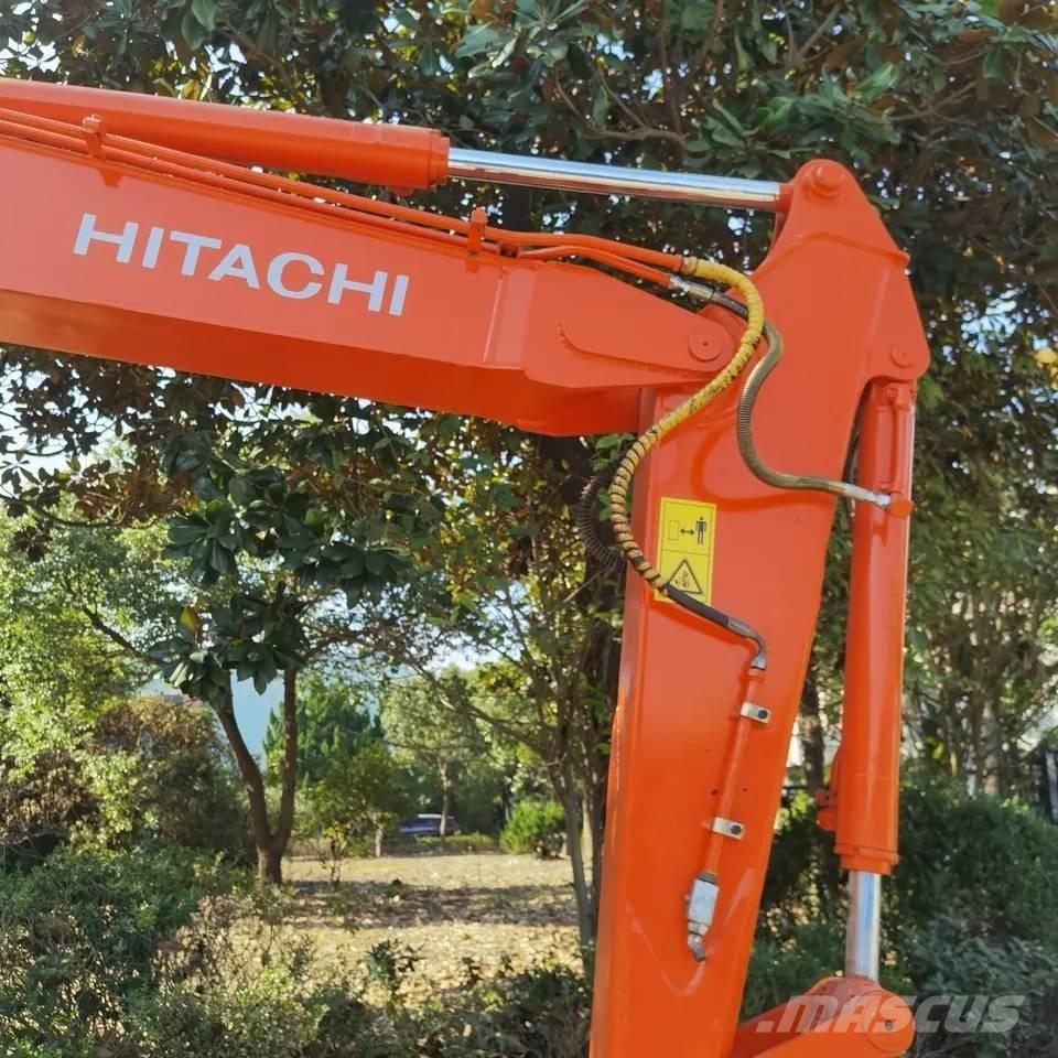 Hitachi ZX70 Средни екскаватори 7т - 12т