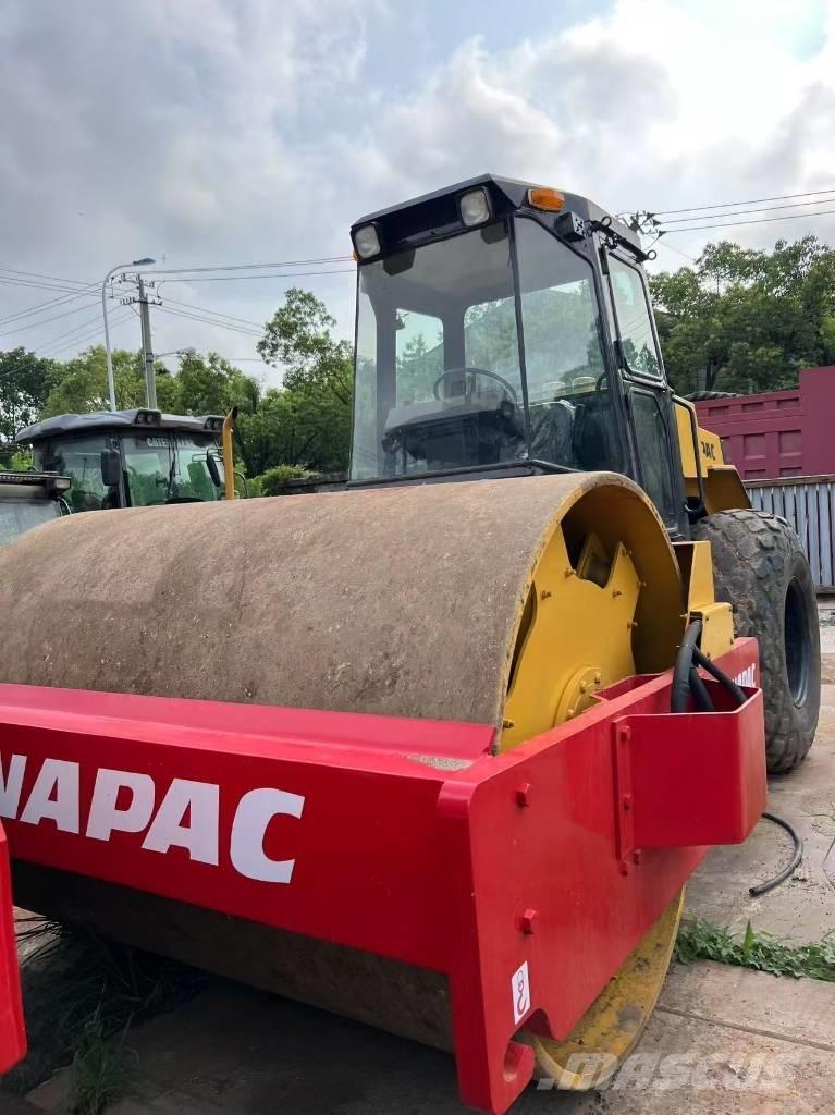 Dynapac CA 25 D Еднобарабанни ролки
