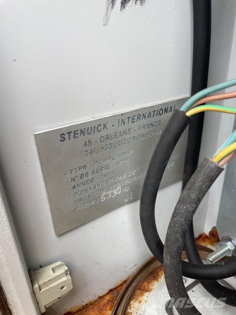 Stenuick S440 Камиони с подвижни сондажни кули
