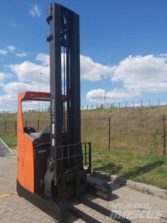 BT RR E 160 Ретрак/ Високоповдигач с изместване на вилката напред