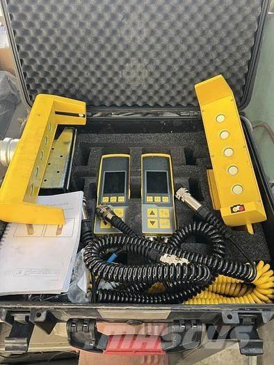 CAT AP 655D Машини за асфалт