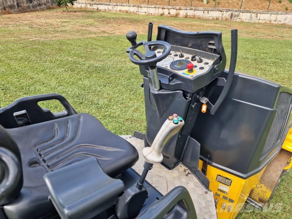 Bomag BW 120 Двойни барабанни ролки
