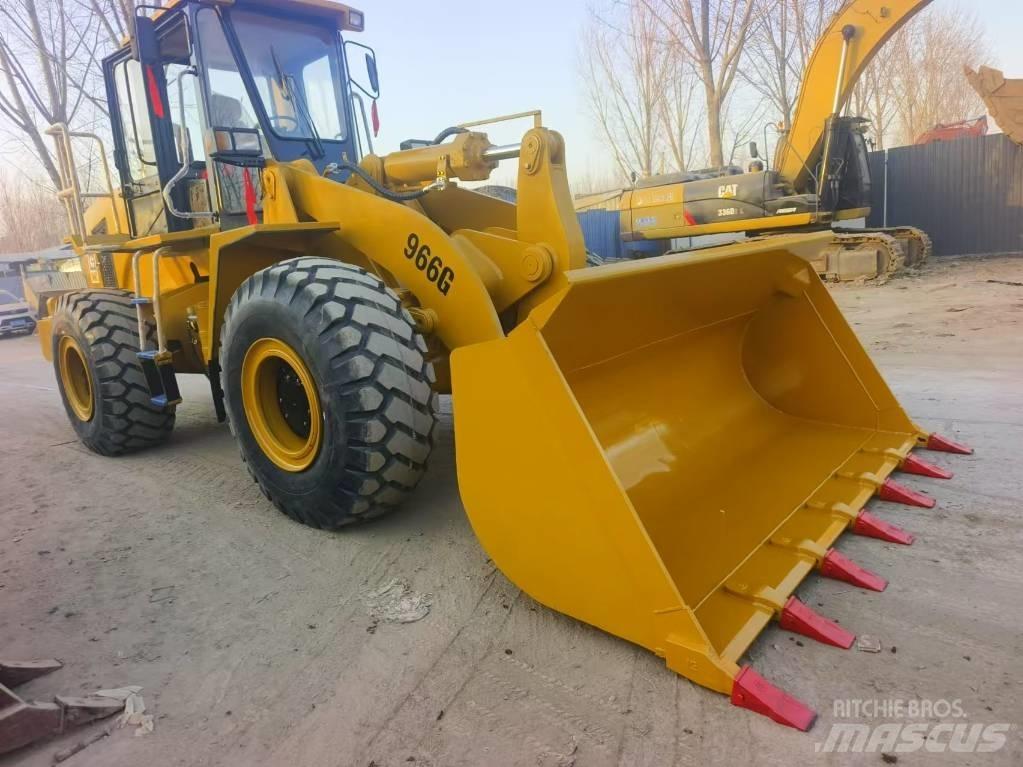 CAT 966G Колесни товарачи