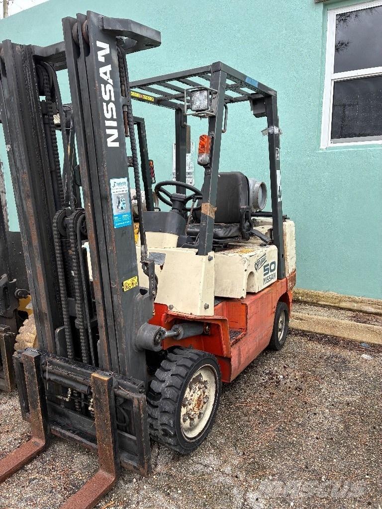 Nissan CP102 A 25 PV Вилични кари-повдигачи - други