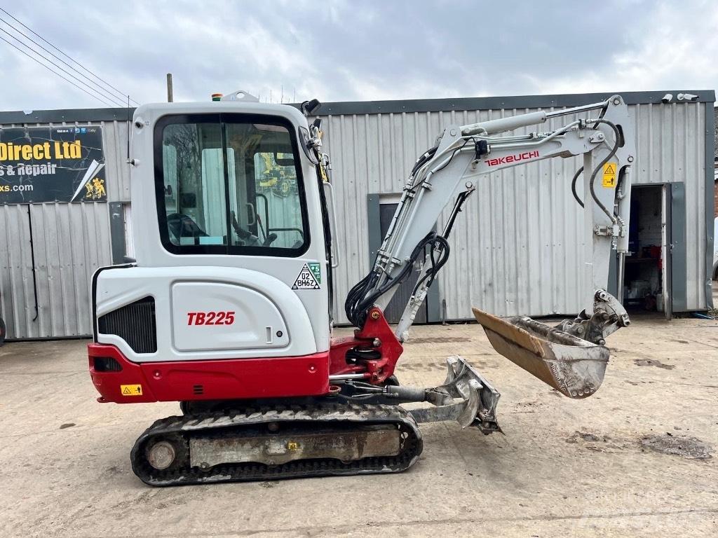 Takeuchi TB 225 Мини екскаватори < 7 т