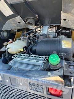John Deere 331g Мини товарачи
