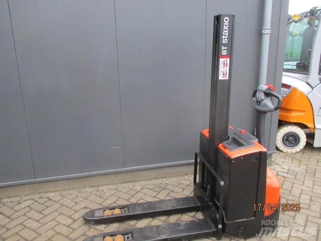 BT SWE 080L Колички високоповдигачи с теглич