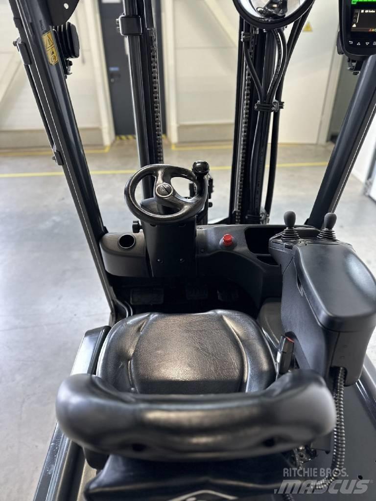 Linde E16H Електрически вилични кари-повдигачи