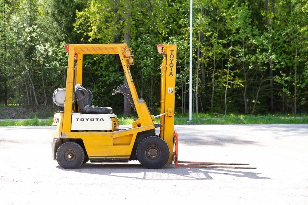 Toyota 02-4FG10 Камиони с АГУ