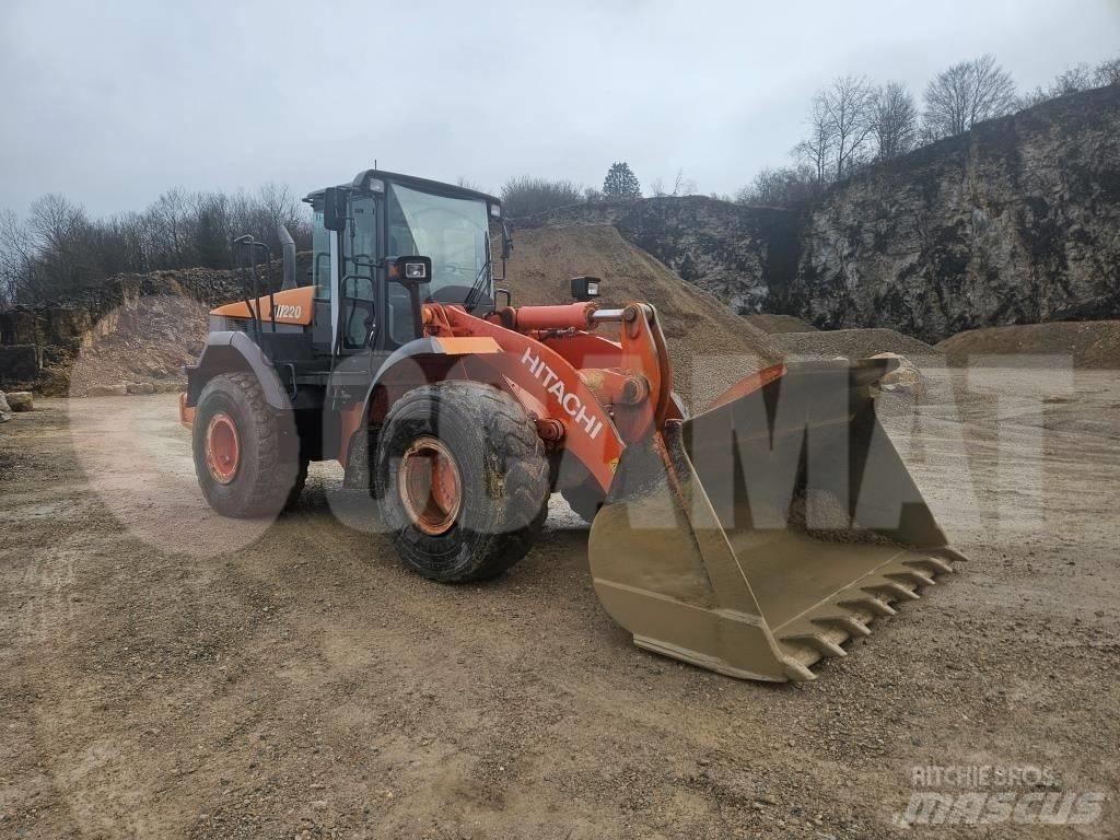 Hitachi ZW 220 Колесни товарачи