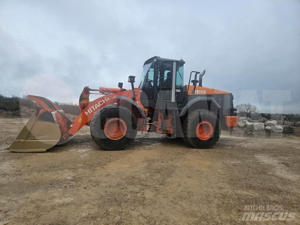 Hitachi ZW 220 Колесни товарачи