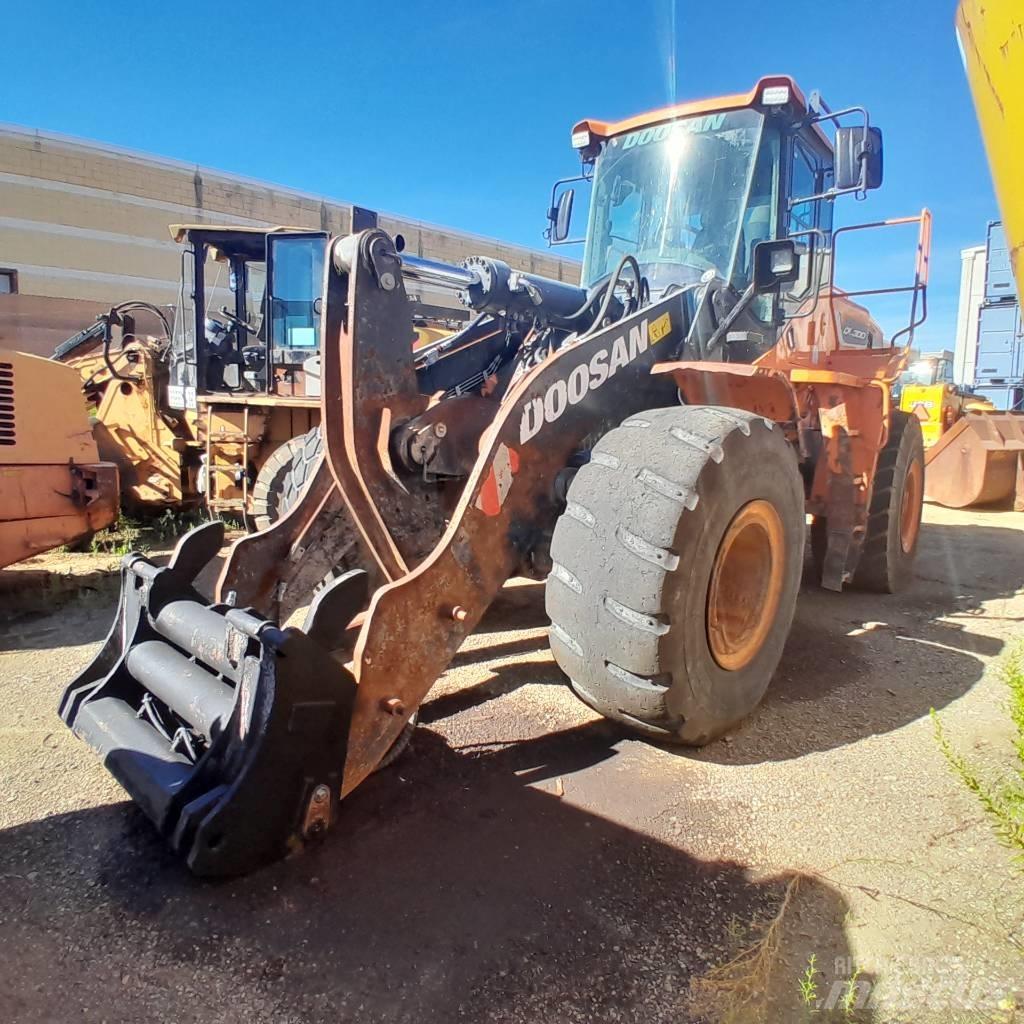 Doosan DL 300-5 Колесни товарачи