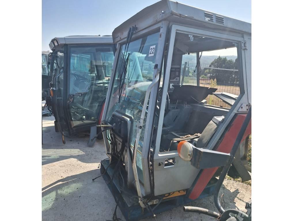 Massey Ferguson 3080 Кабина
