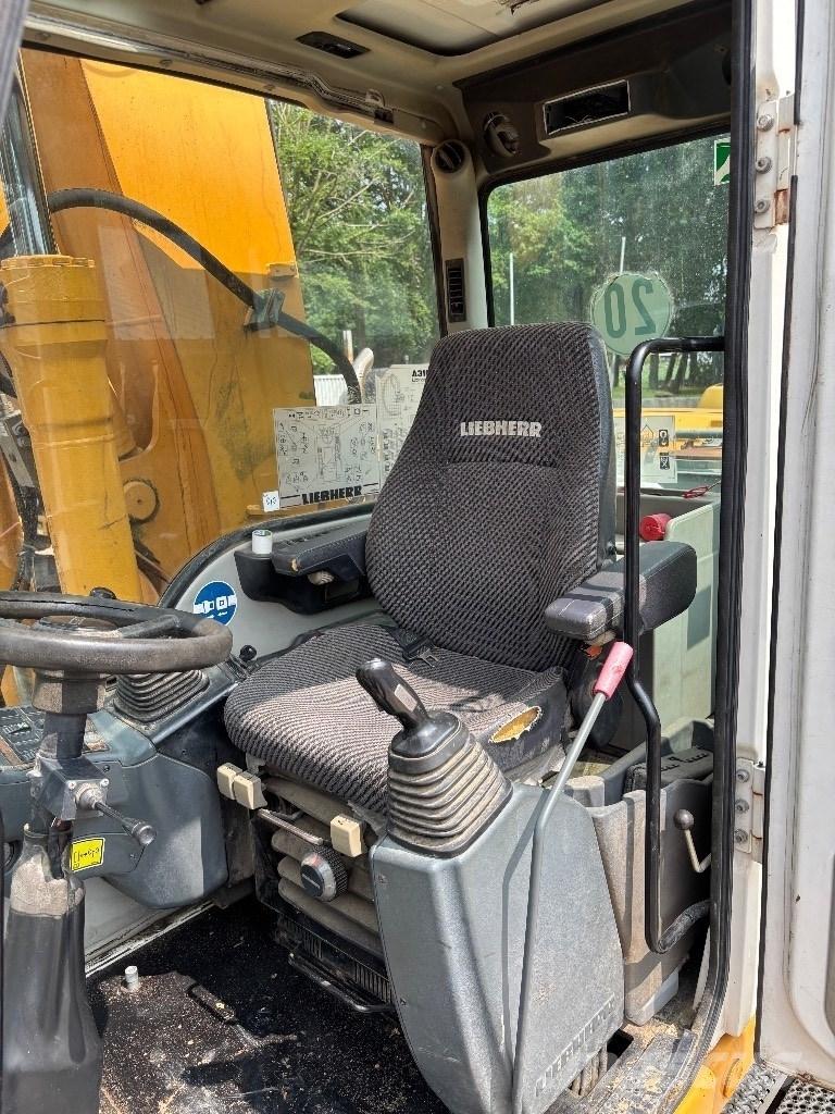 Liebherr A316 Колесни екскаватори