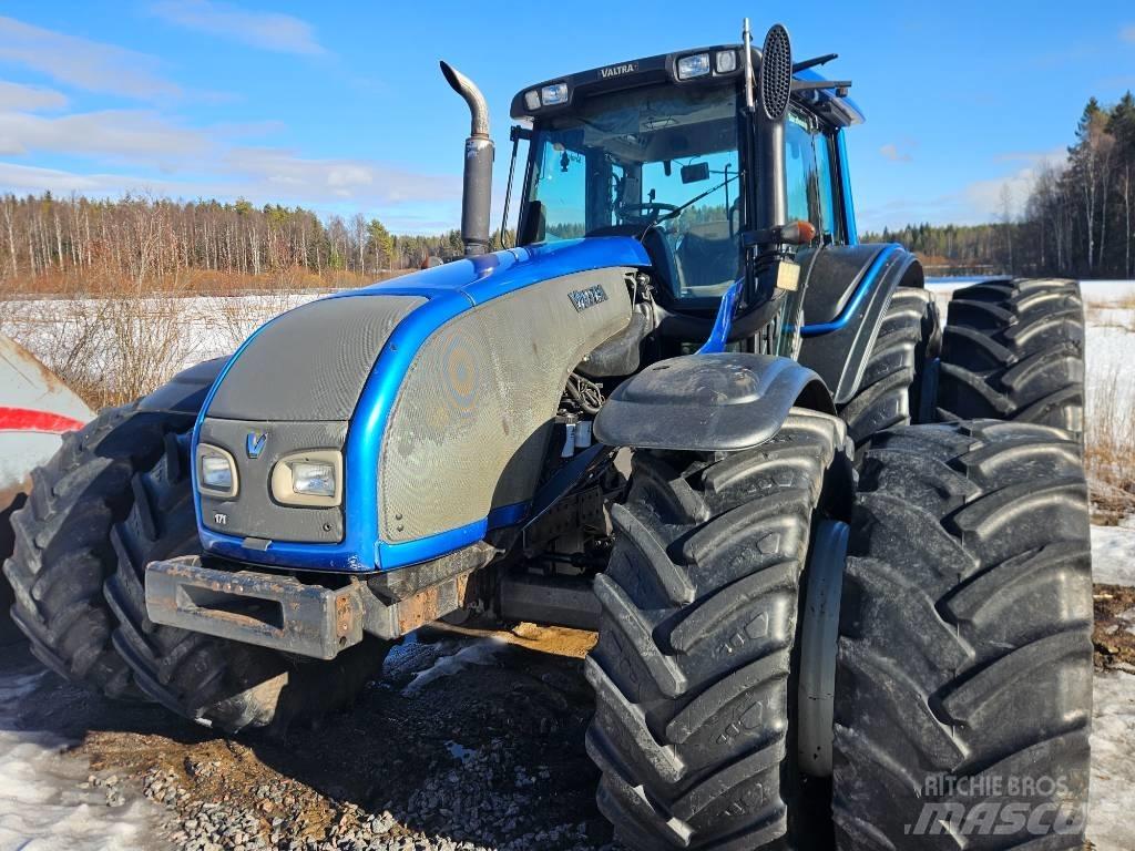 Valtra T 171 Трактори
