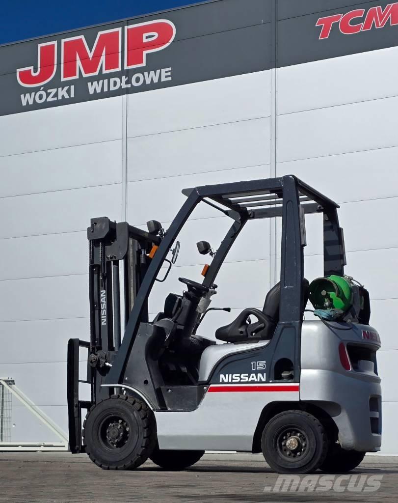 Nissan L01A15 Камиони с АГУ