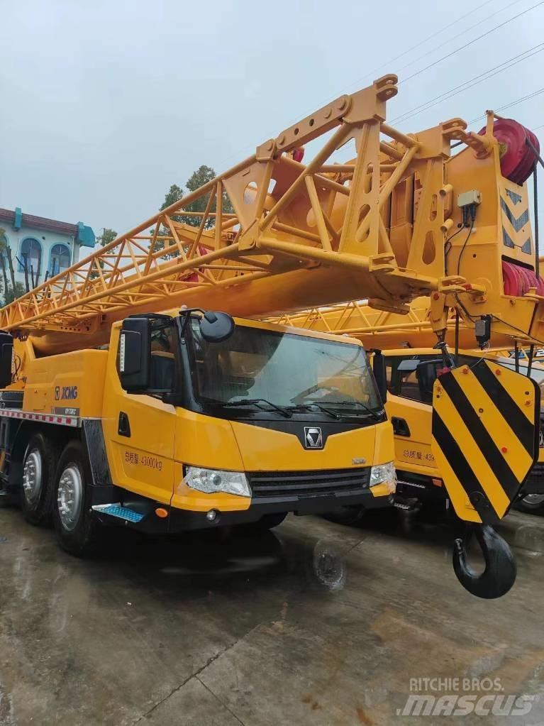 XCMG XZJ5434JQZ70K Верижен товарач