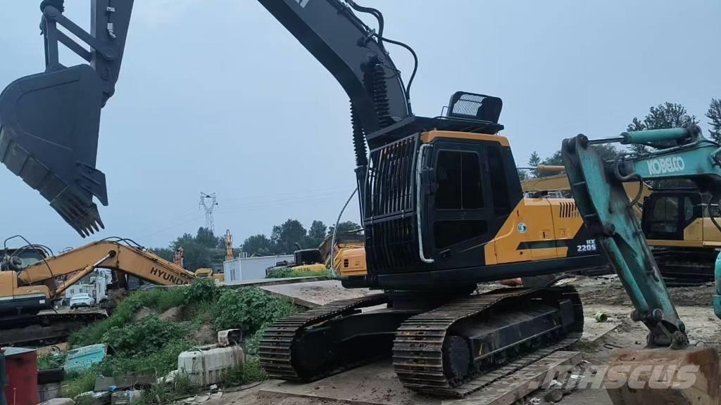 Hyundai HX220S Верижен екскаватор