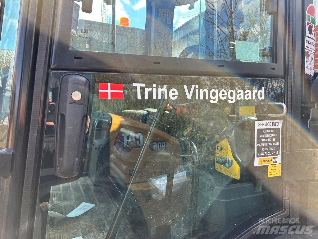 CAT 906 Колесни товарачи