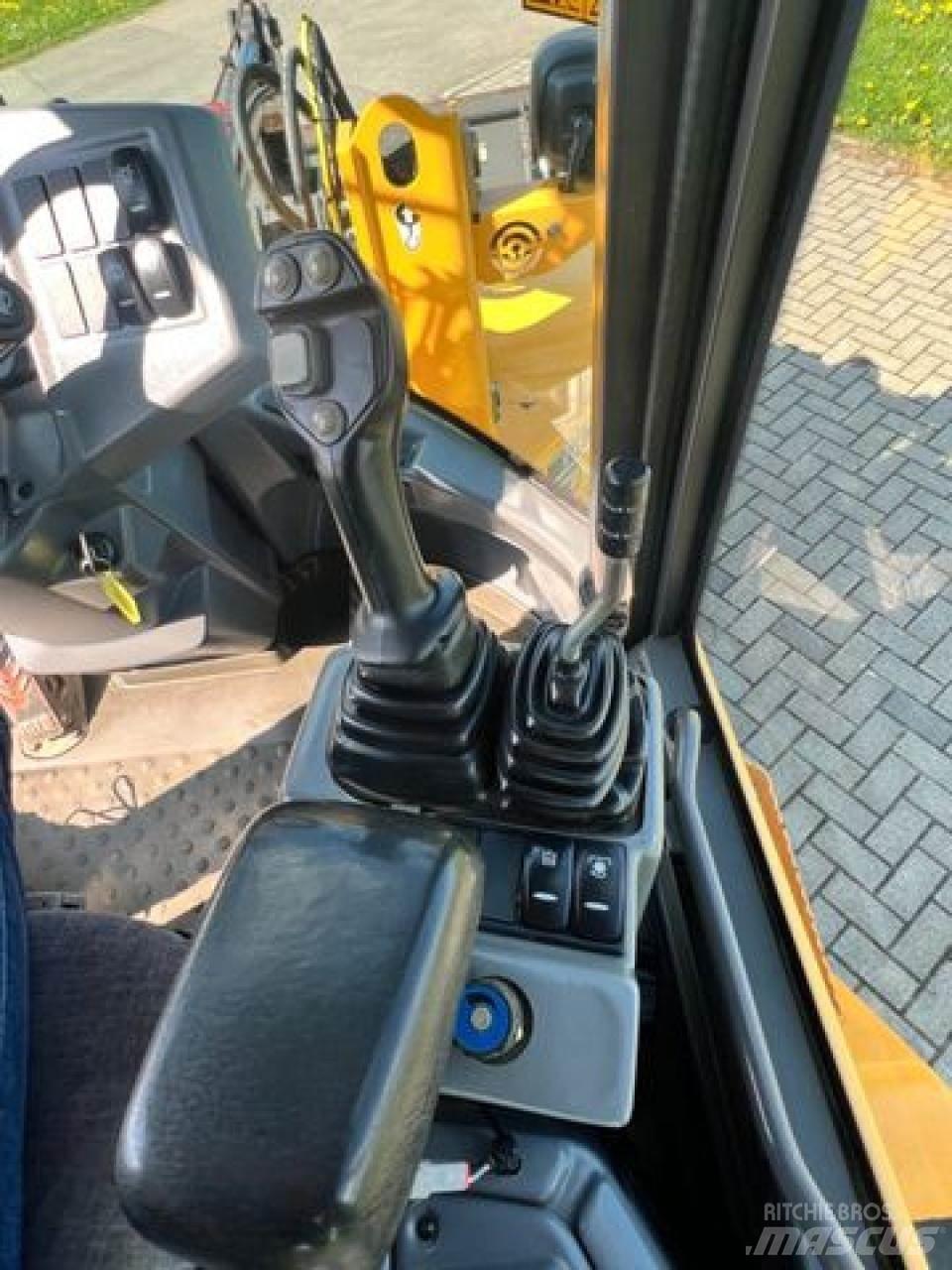 Volvo L30G Колесни товарачи