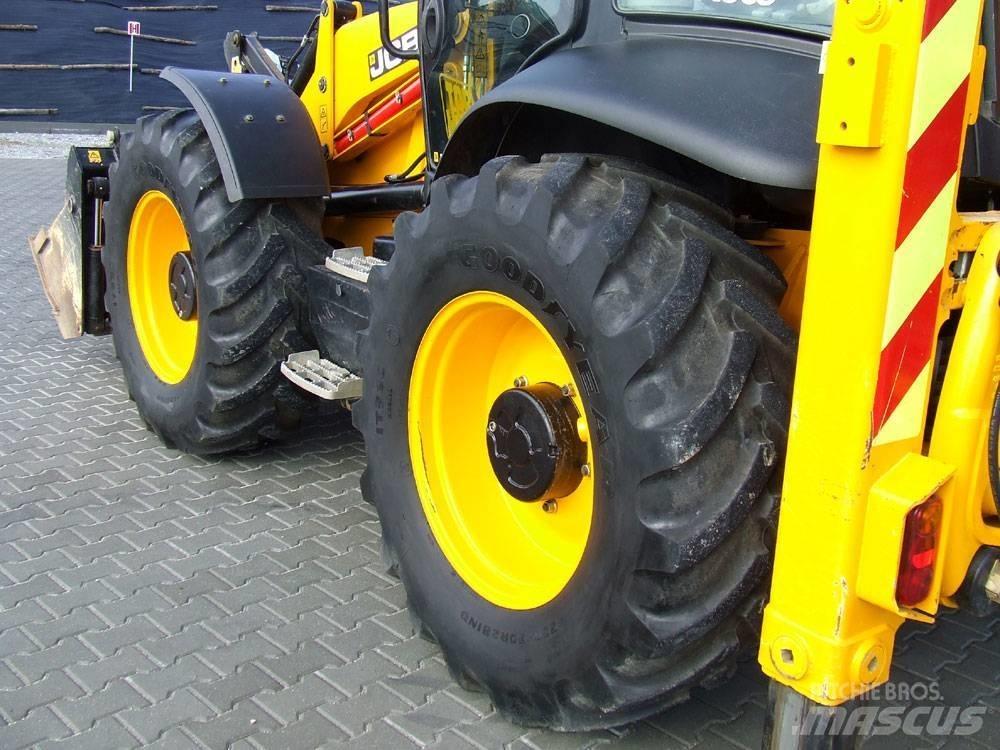 JCB 4CX Товарач със заден ексватор