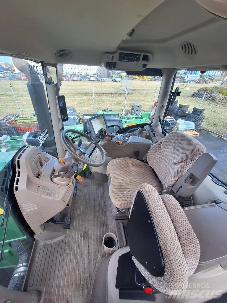 John Deere 6R250 Трактори