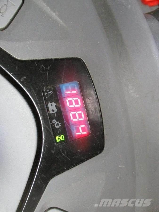 Toyota SPE 120L Колички високоповдигачи с теглич