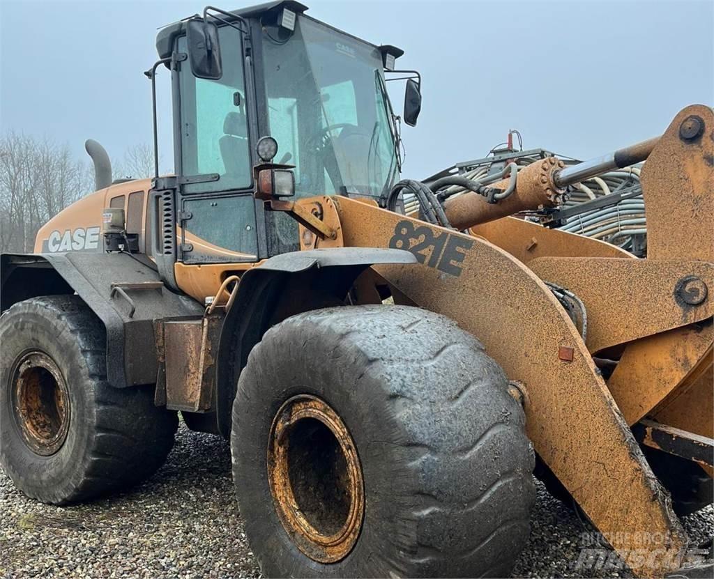 Case IH 821E Колесни товарачи