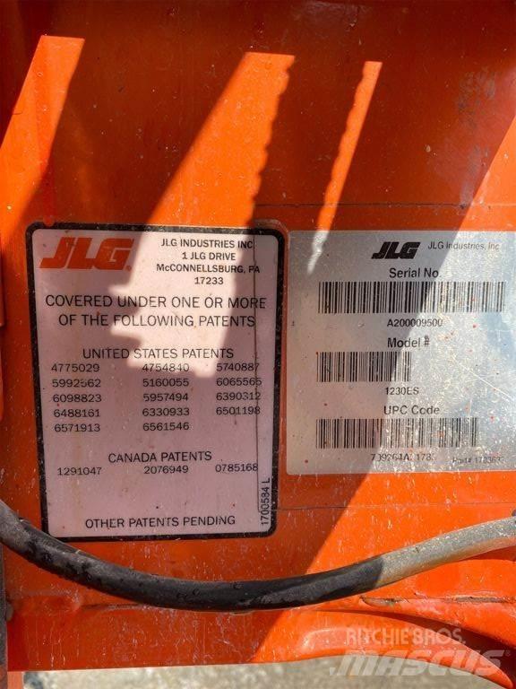 JLG 1230ES Други вишки и платформи