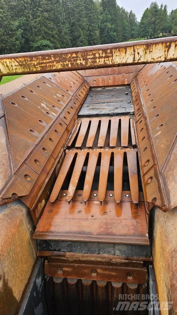  Jonsson Sandvik 612 Мобилни трошачки
