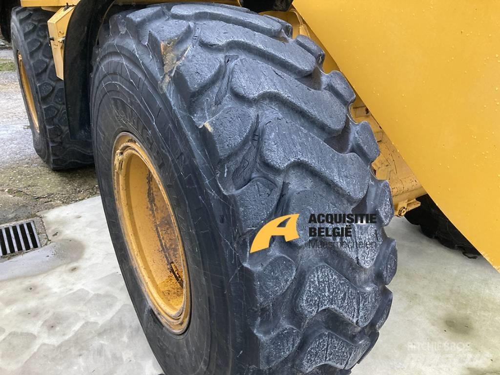 CAT 930M Колесни товарачи