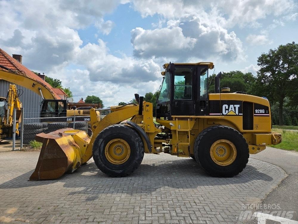 CAT 928G Колесни товарачи