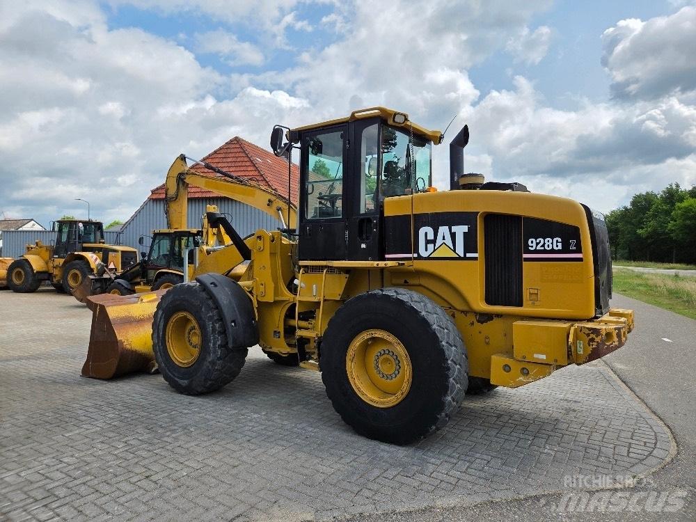 CAT 928G Колесни товарачи