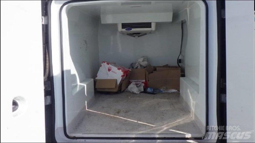 Nissan NV 300 Фургони
