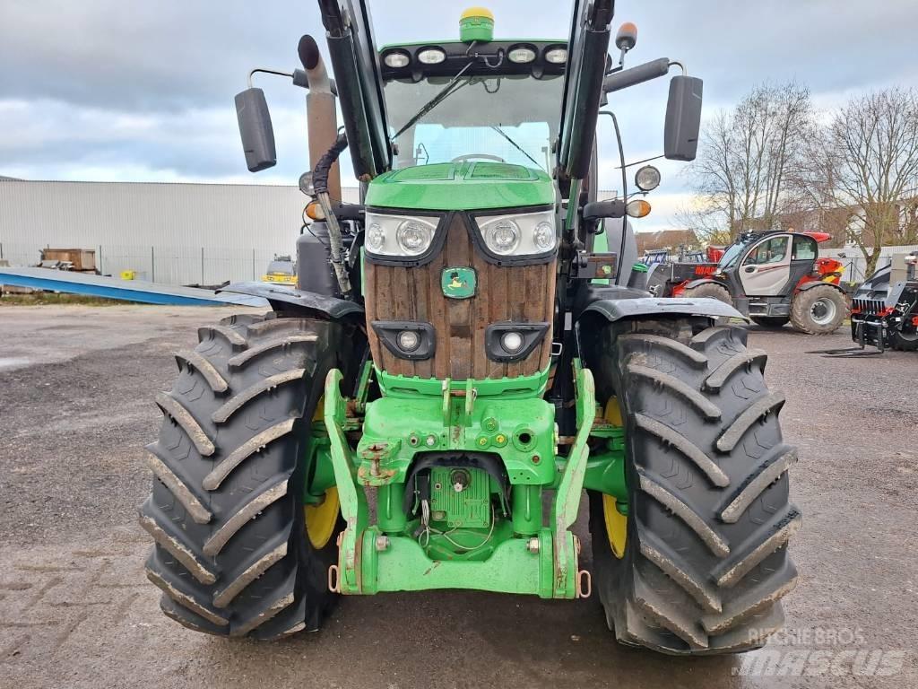 John Deere 6215R Трактори