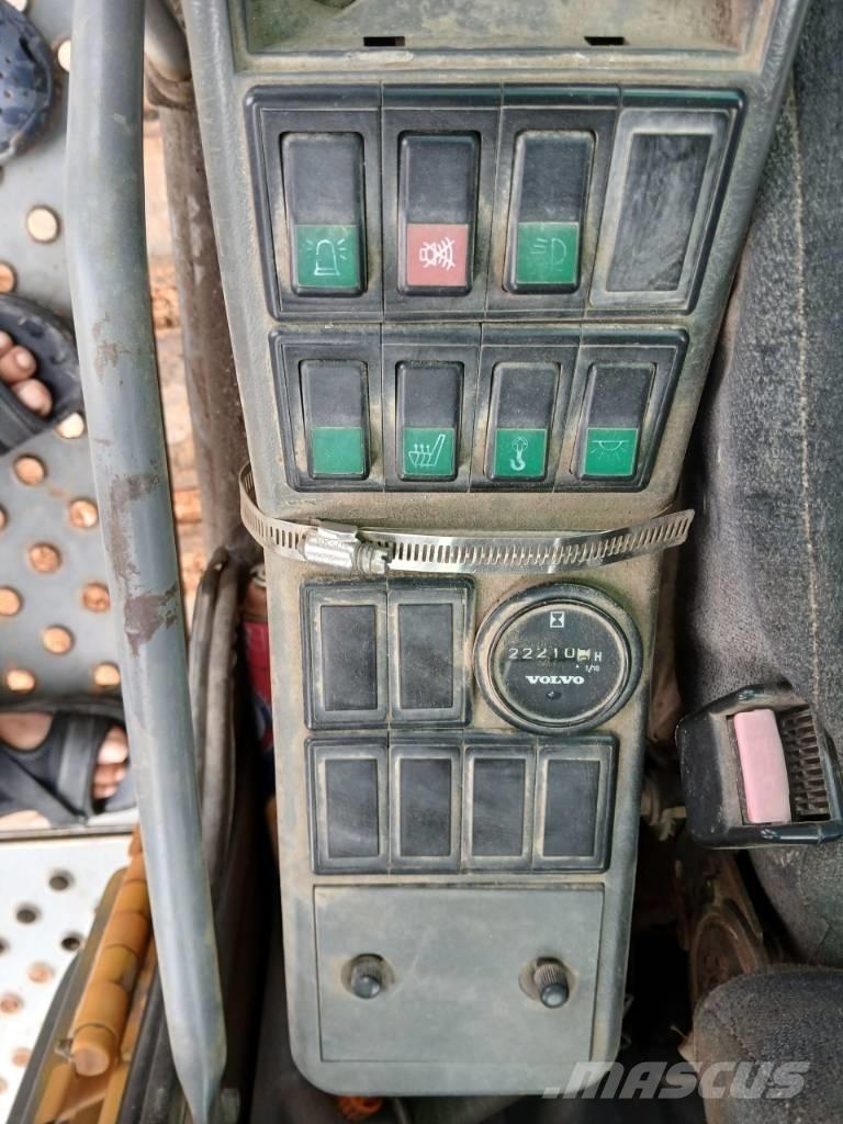 Volvo EC 360 Странични самосвали