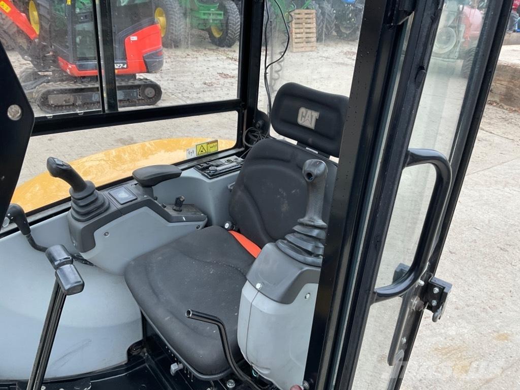 CAT 302.7 D CR Мини екскаватори < 7 т