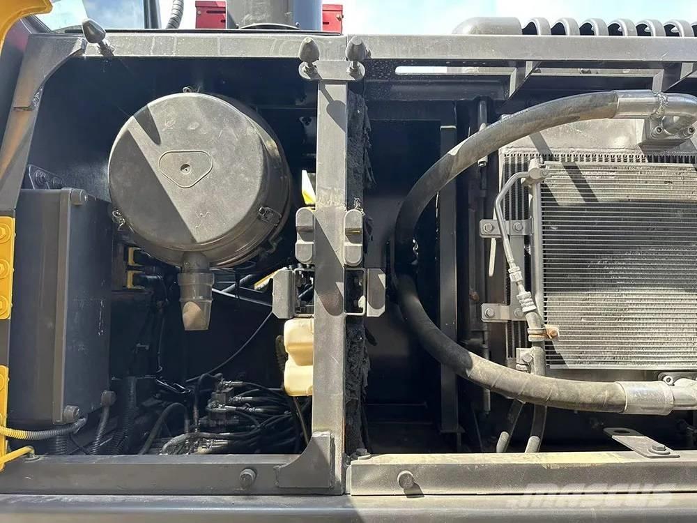 Volvo EC240D Верижен екскаватор