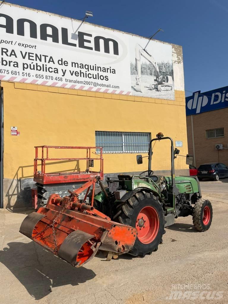 Fendt 208 S Трактори