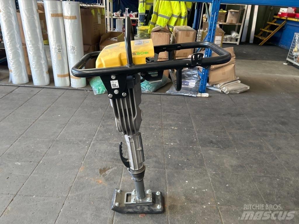 Wacker Neuson AS30e Пробки
