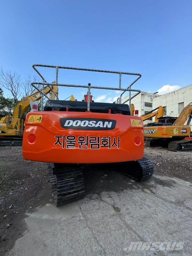 Doosan DX300 Верижен екскаватор