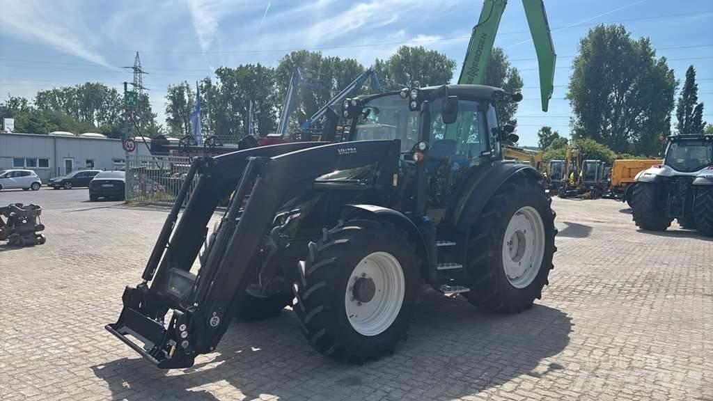 Valtra G135 Трактори
